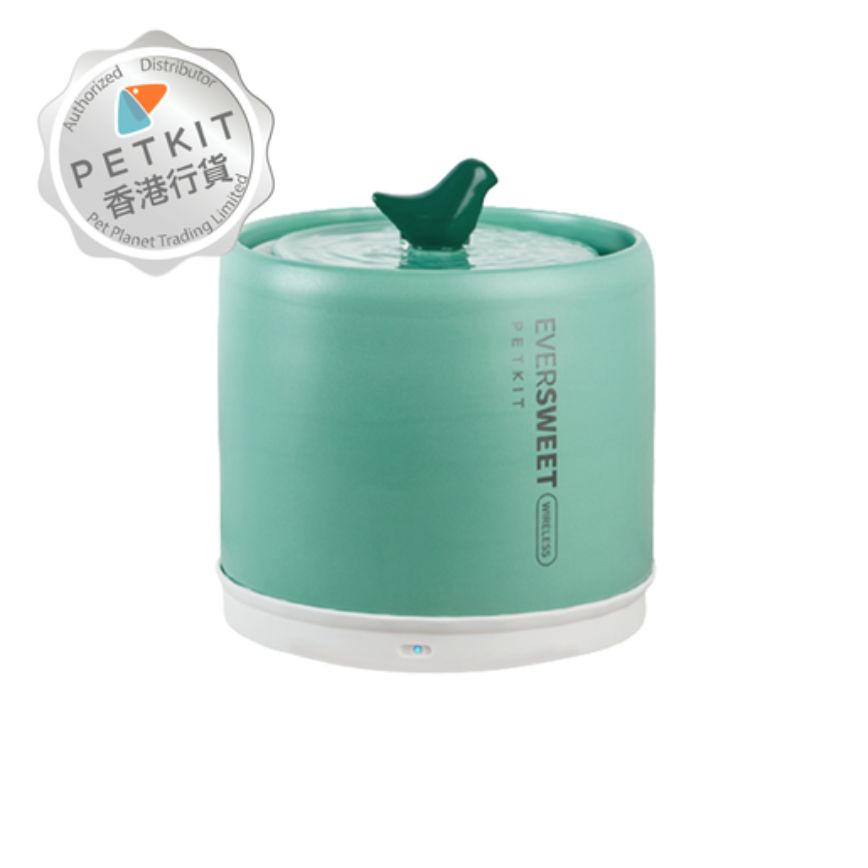 PetKit Eversweet Wireless智能寵物飲水機，淺綠色圓柱設計，頂部有綠色小鳥裝飾，附Pet Planet Trading Limited授權經銷商標誌